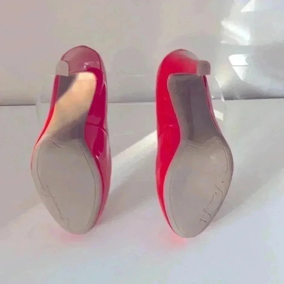 NWOT Franco Sarto Red Patent Leather Pumps  in Size 5.5 - Picture 2 of 3